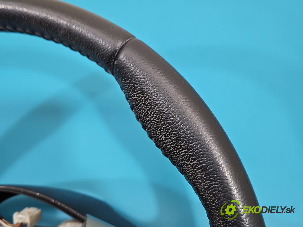 Toyota Yaris III 2011-2020 1.0 vvti 69KM manual 51 kW 998 cm3 5- volant 45100-0D-490C1 (Volant)