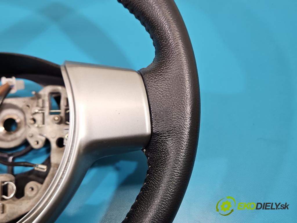 Toyota Yaris III 2011-2020 1.0 vvti 69KM manual 51 kW 998 cm3 5- volant 45100-0D-490C1 (Volant)