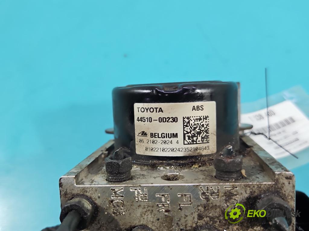 Toyota Yaris III 2011-2020 1.0 vvti 69KM manual 51 kW 998 cm3 5- čerpadlo abs 89541-0D150 (Pumpa ABS)