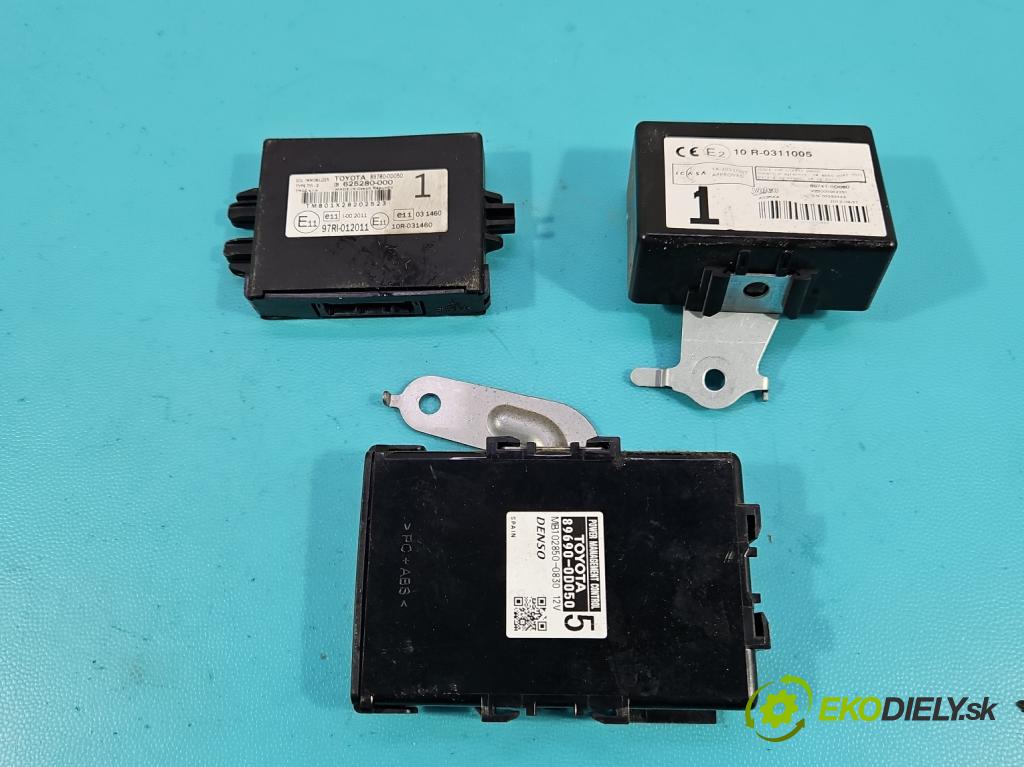 Toyota Yaris III 2011-2020 1.0 vvti 69KM manual 51 kW 998 cm3 5- riadiaca jednotka motora 0261S07104