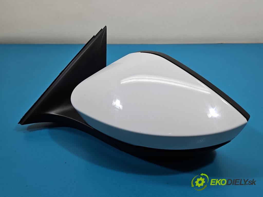 Skoda Octavia IV 2019- 1.5 TSI 150 HP automatic 110 kW 1498 cm3 5- zrkadlo ľavé  (Kľučka dverí ostatné)