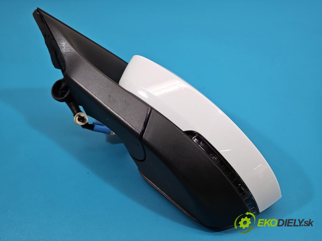 Skoda Octavia IV 2019- 1.5 TSI 150 HP automatic 110 kW 1498 cm3 5- zrkadlo ľavé  (Kľučka dverí ostatné)