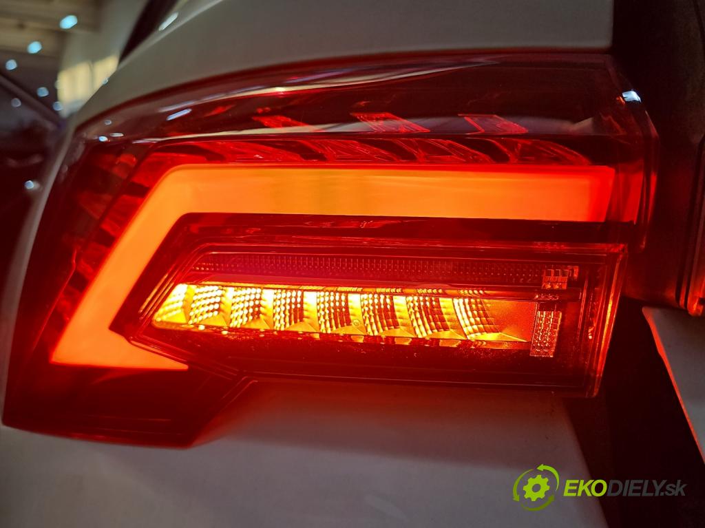 Skoda Octavia IV 2019- 1.5 TSI 150 HP automatic 110 kW 1498 cm3 5- svetlo / reflektor zadné ľavé 5E3945207B (Kľučka dverí ostatné)