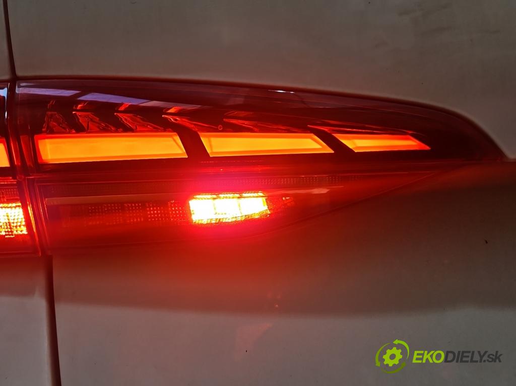 Skoda Octavia IV 2019- 1.5 TSI 150 HP automatic 110 kW 1498 cm3 5- svetlo / reflektor zadné ľavé 5E7945307B (Kľučka dverí ostatné)