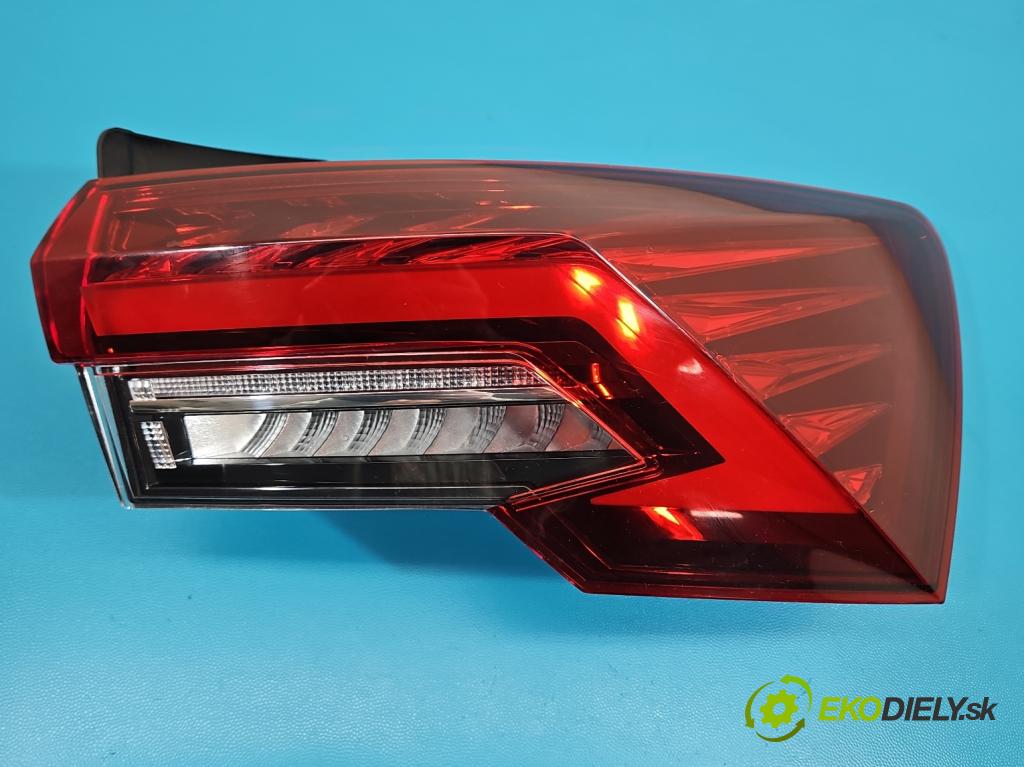 Skoda Octavia IV 2019- 1.5 TSI 150 HP automatic 110 kW 1498 cm3 5- svetlo / reflektor zadné pravé 5E3945208B (Kľučka dverí ostatné)