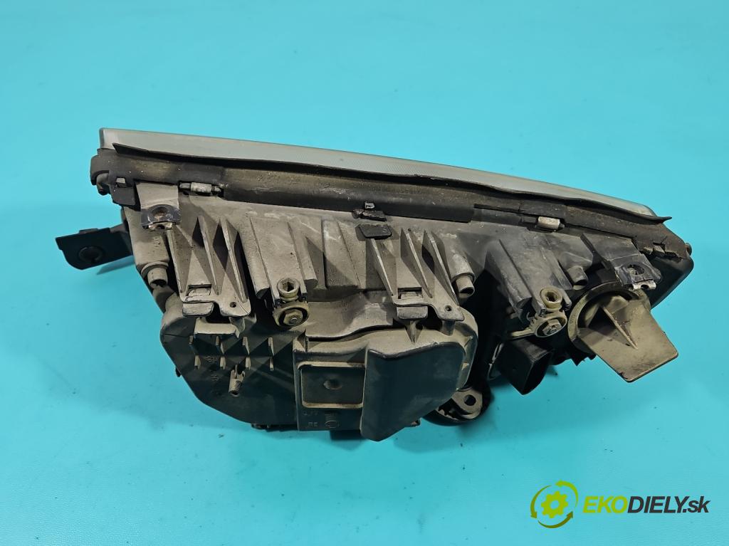 Skoda Fabia I 1999-2007 1.4 mpi 60 HP manual 44 kW 1397 cm3 5- Reflektor: pravý  (Svetlo predné pravé)