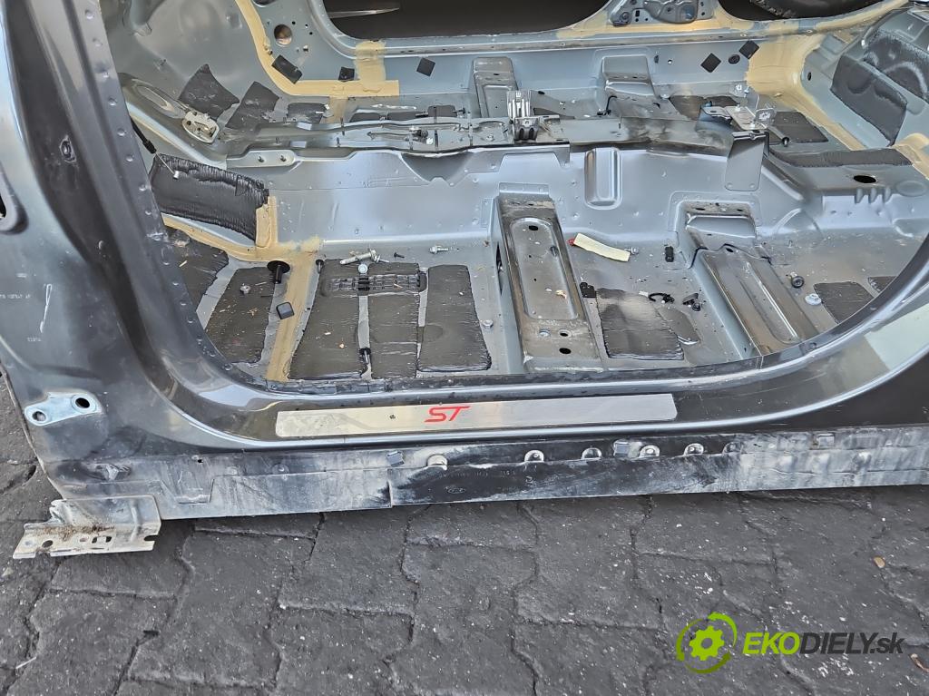 Ford Focus Mk4 2018- 1.5 TDCI 120 hp automatic 88 kW 1499 cm3 5- práh levý  (Karoserie ostatní)