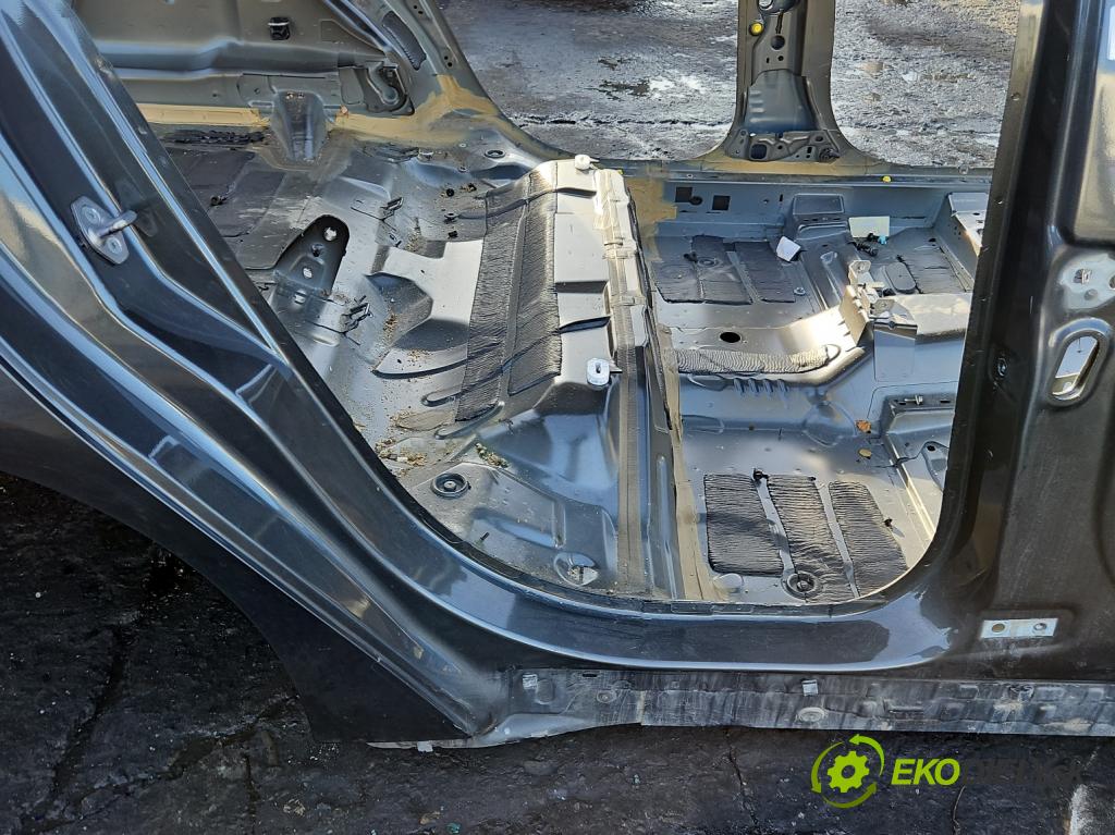 Ford Focus Mk4 2018- 1.5 TDCI 120 hp automatic 88 kW 1499 cm3 5- práh pravý  (Karoserie ostatní)