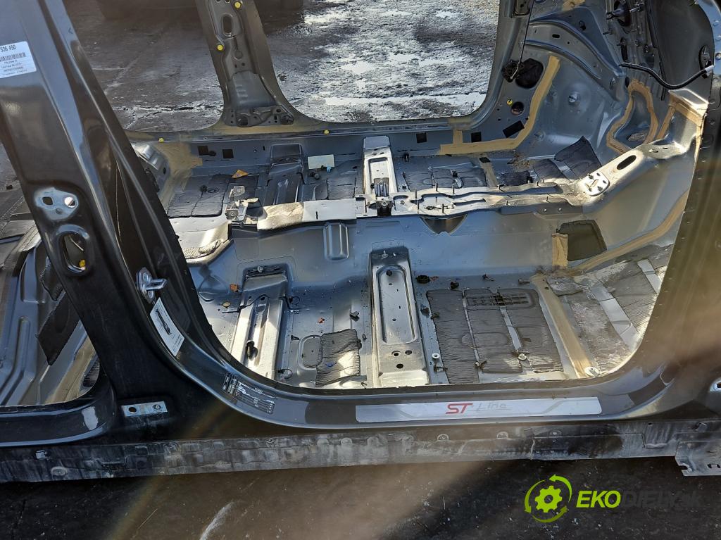 Ford Focus Mk4 2018- 1.5 TDCI 120 hp automatic 88 kW 1499 cm3 5- práh pravý  (Karoserie ostatní)