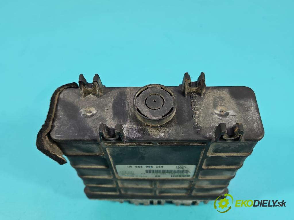 Vw Passat B4 1993-1997 1.6 8V 101 HP manual 74 kW 1595 cm3 5- riadiaca jednotka motora 0261203686