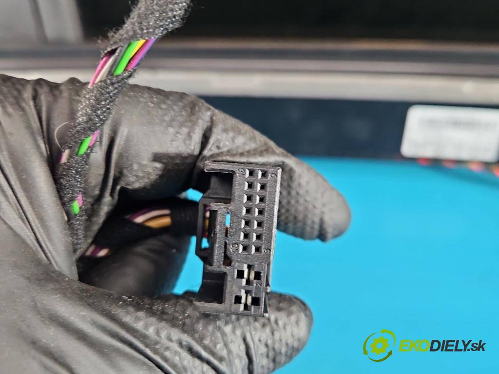 Audi Q5 2008-2016 2.0 TFSI 224 hp automatic 165 kW 1984 cm3 5- Střešní okno: 8R0877041B (Sklo karoserie)