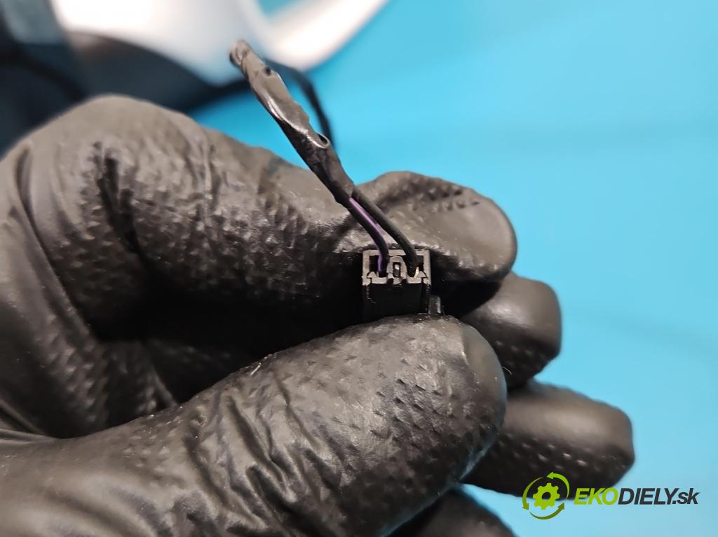 Audi Q5 2008-2016 2.0 TFSI 224 hp automatic 165 kW 1984 cm3 5- zpětné zrcátko pravé 8R1857410L (Klika dveří ostatní)