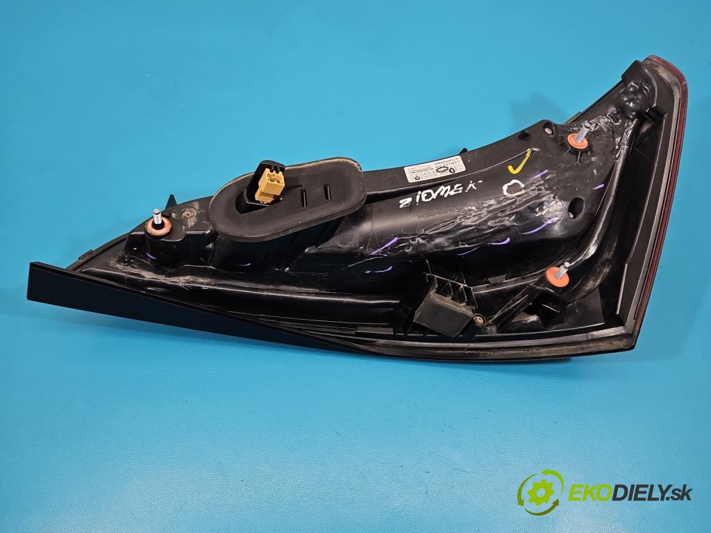 Audi Q5 2008-2016 2.0 TFSI 224 hp automatic 165 kW 1984 cm3 5- světlo zadní levé  (Klika dveří ostatní)