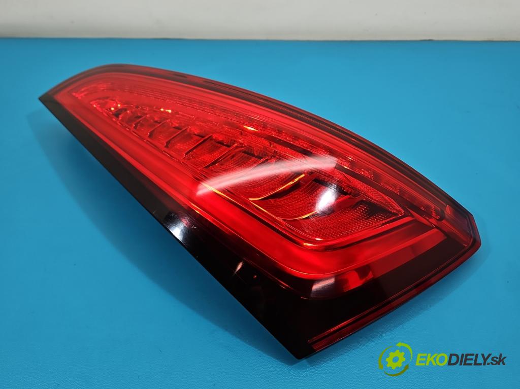 Audi Q5 2008-2016 2.0 TFSI 224hp automatic 165 kW 1984 cm3 5- svetlo / reflektor zadné pravé  (Kľučka dverí ostatné)