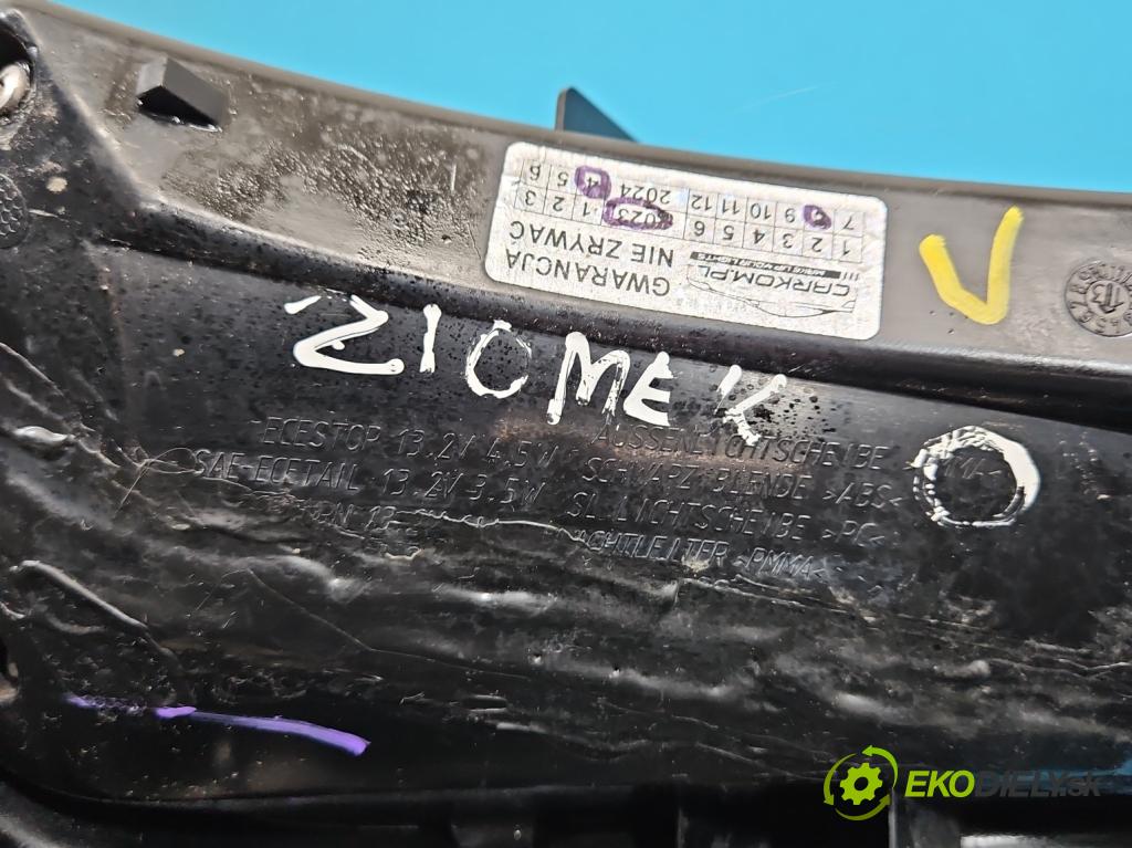 Audi Q5 2008-2016 2.0 TFSI 224hp automatic 165 kW 1984 cm3 5- svetlo / reflektor zadné pravé  (Kľučka dverí ostatné)