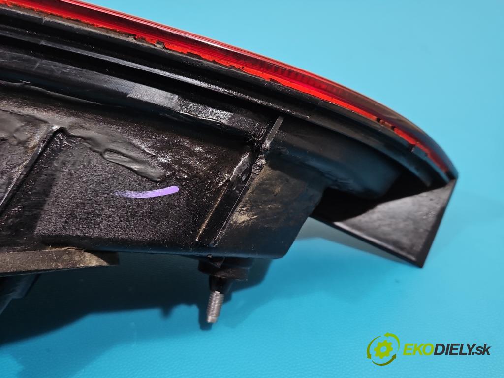 Audi Q5 2008-2016 2.0 TFSI 224hp automatic 165 kW 1984 cm3 5- svetlo / reflektor zadné pravé  (Kľučka dverí ostatné)