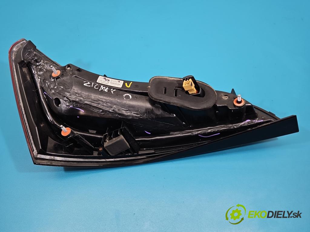 Audi Q5 2008-2016 2.0 TFSI 224hp automatic 165 kW 1984 cm3 5- svetlo / reflektor zadné pravé  (Kľučka dverí ostatné)