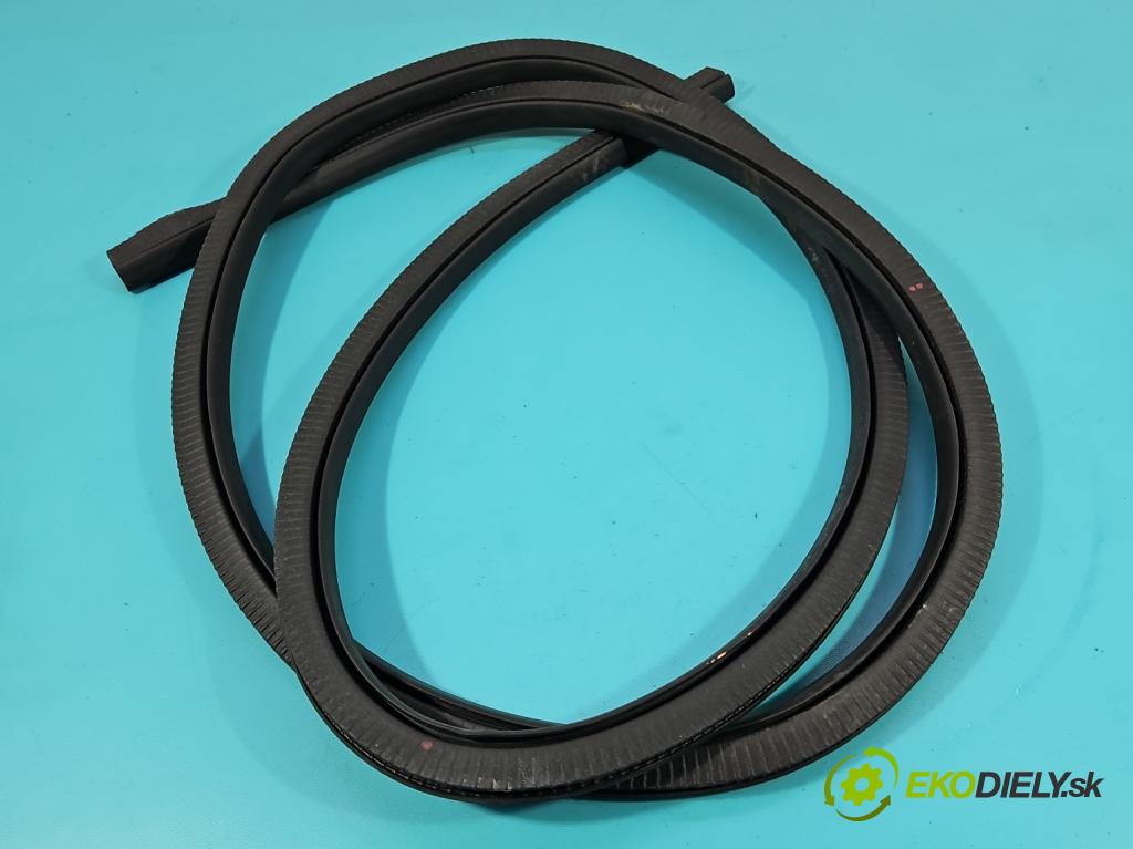 Ford Focus Mk4 2018- 1.5 TDCI 120 hp automatic 88 kW 1499 cm3 5- Těsnění: dveře zadní levé  (Karoserie ostatní)