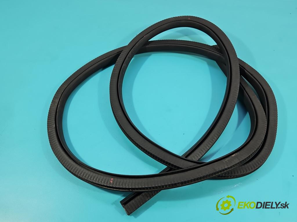 Ford Focus Mk4 2018- 1.5 TDCI 120 hp automatic 88 kW 1499 cm3 5- Těsnění: dveře zadní levé  (Karoserie ostatní)