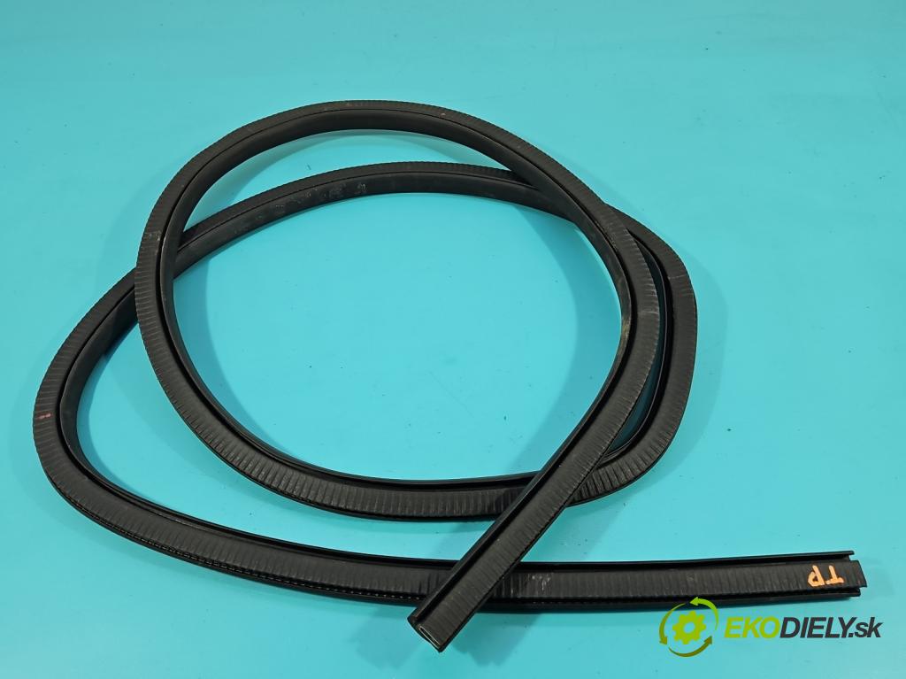 Ford Focus Mk4 2018- 1.5 TDCI 120 hp automatic 88 kW 1499 cm3 5- Těsnění: dveře zadní pravé  (Karoserie ostatní)