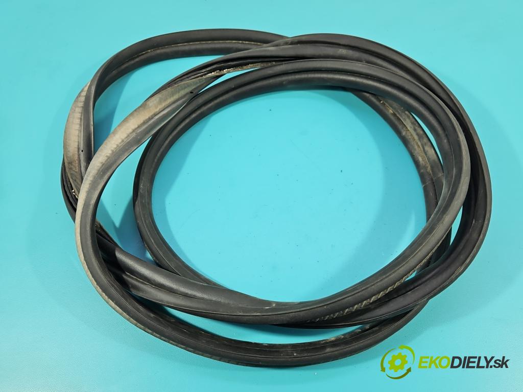 Ford Focus Mk4 2018- 1.5 TDCI 120 hp automatic 88 kW 1499 cm3 5- Těsnění: kufrových dveří 