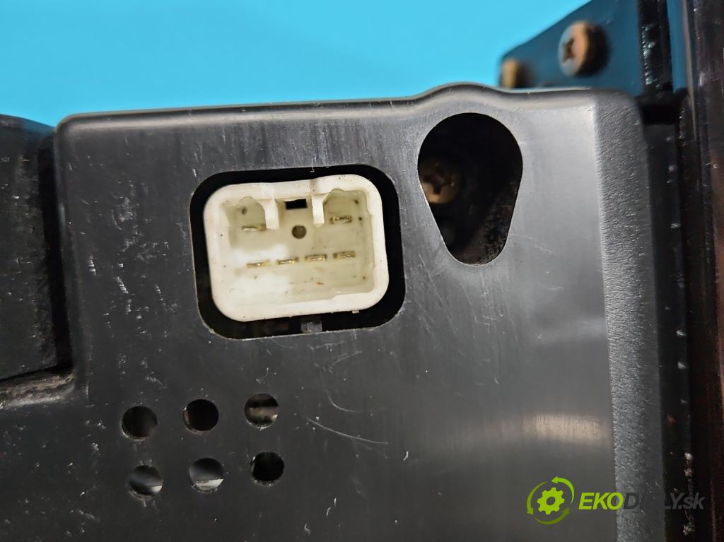 Toyota Yaris I 1999-2005 1.0 vvti 68 HP manual 50 kW 998 cm3 3- prístrojovka/ budíky 83800-52120 (Prístrojová doska)