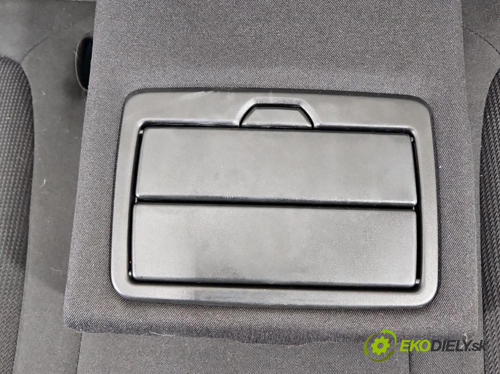 Bmw X5 F15 2013-2018 3.0d 258 HP automatic 190 kW 2993 cm3 5- Pohovka: zadné  (Sedadlo)