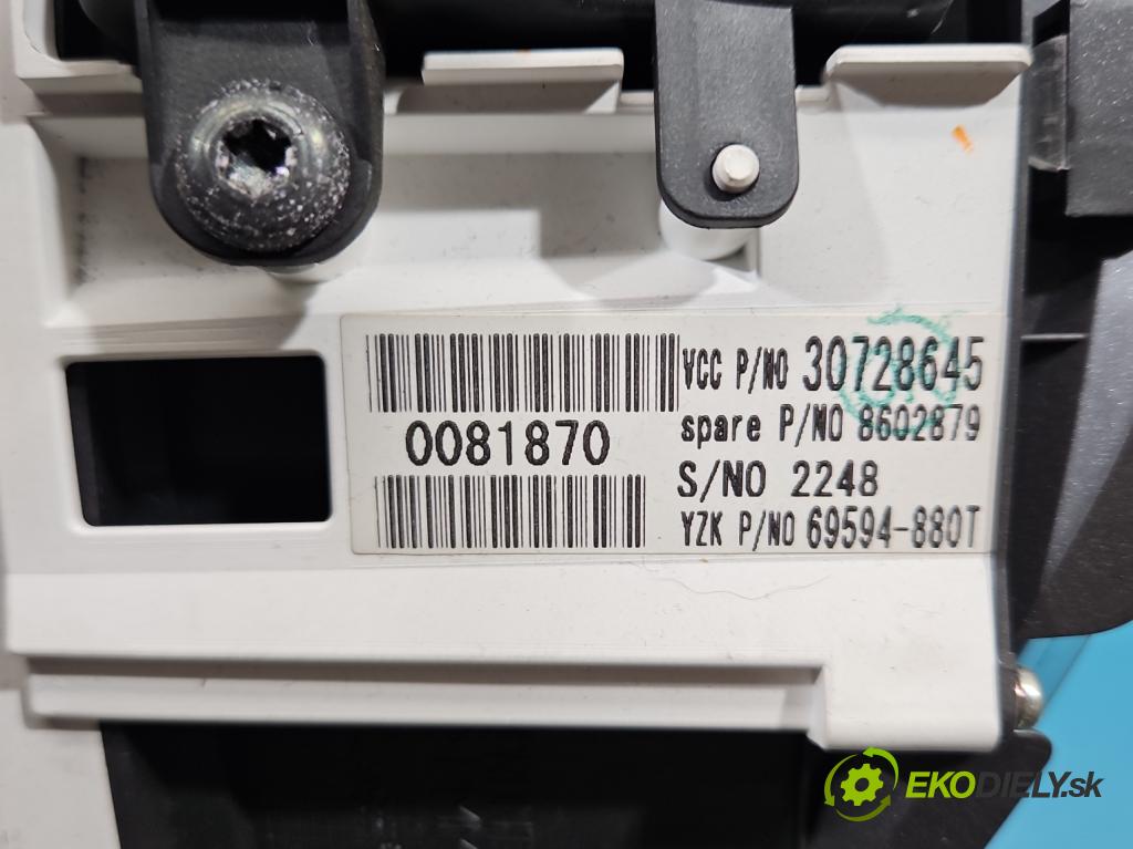 Volvo V50 2.0d 136 HP manual 100 kW 1997 cm3 5- prístrojovka/ budíky 30728645 (Prístrojová doska)