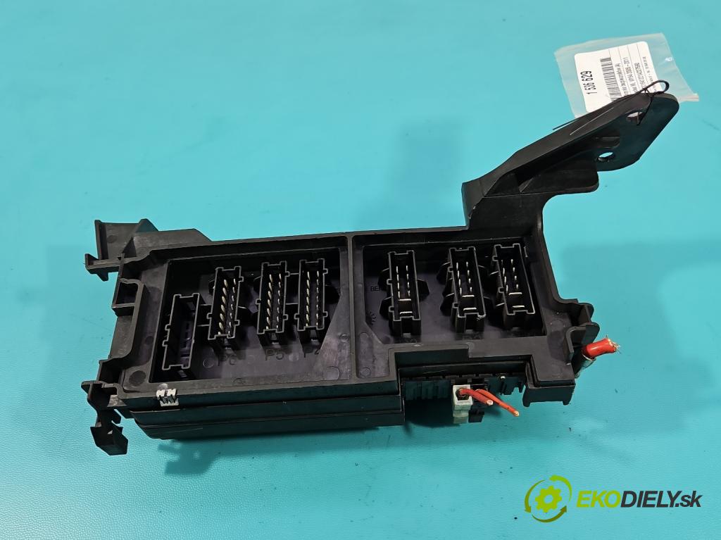 Mercedes ML W164 2005-2011 3.0 cdi 224 hp automatic 165 kW 2987 cm3 5- skříňka pojistková A1645402372 (Pojistková skříňka)