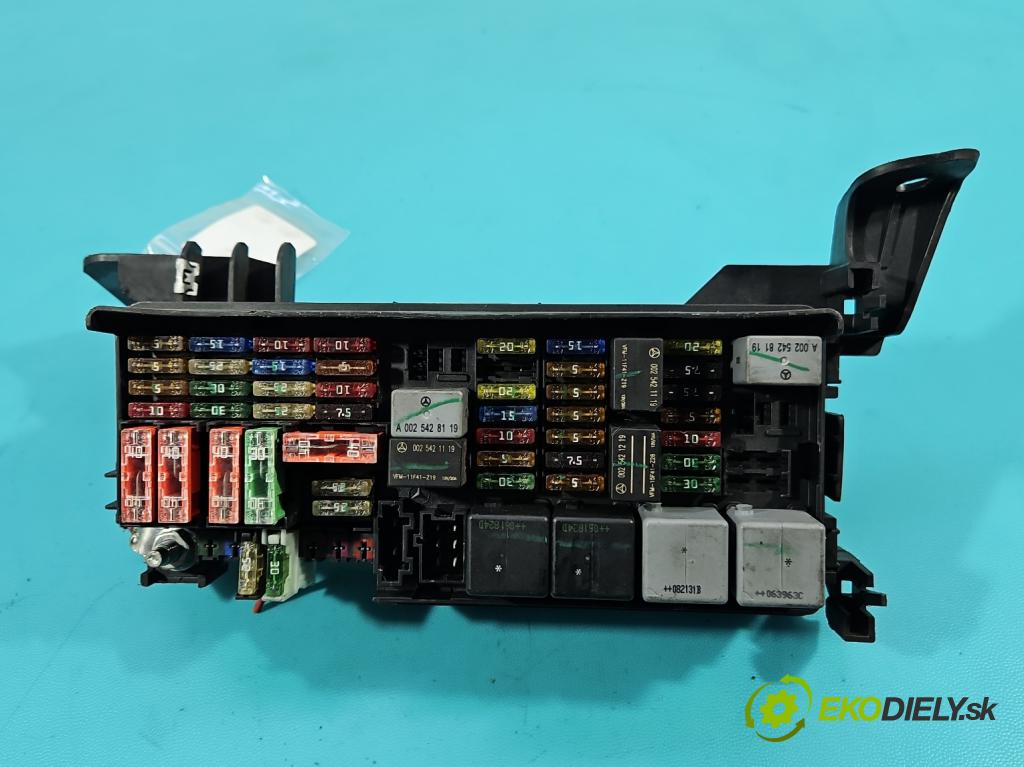 Mercedes ML W164 2005-2011 3.0 cdi 224 hp automatic 165 kW 2987 cm3 5- skříňka pojistková A1645402372 (Pojistková skříňka)