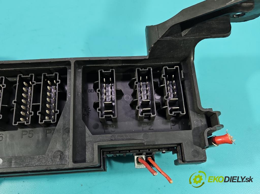 Mercedes ML W164 2005-2011 3.0 cdi 224 hp automatic 165 kW 2987 cm3 5- skříňka pojistková A1645402372 (Pojistková skříňka)