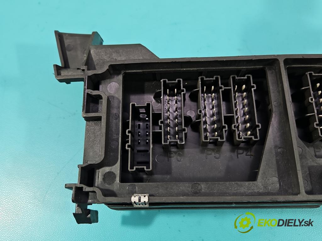 Mercedes ML W164 2005-2011 3.0 cdi 224 hp automatic 165 kW 2987 cm3 5- skříňka pojistková A1645402372 (Pojistková skříňka)