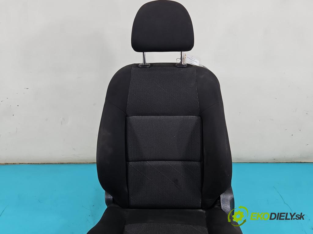 Peugeot 207 1.4 16V 95 HP manual 70 kW 1397 cm3 3- Sedačka ľavý  (Sedadlo)
