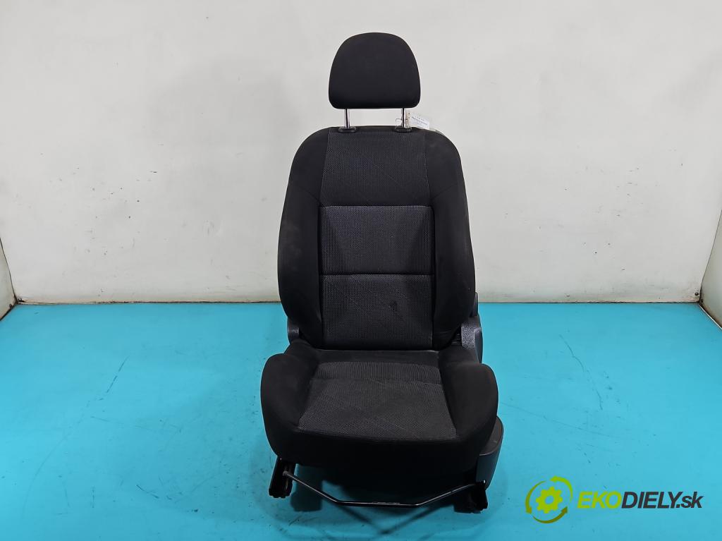 Peugeot 207 1.4 16V 95 HP manual 70 kW 1397 cm3 3- Sedačka ľavý  (Sedadlo)