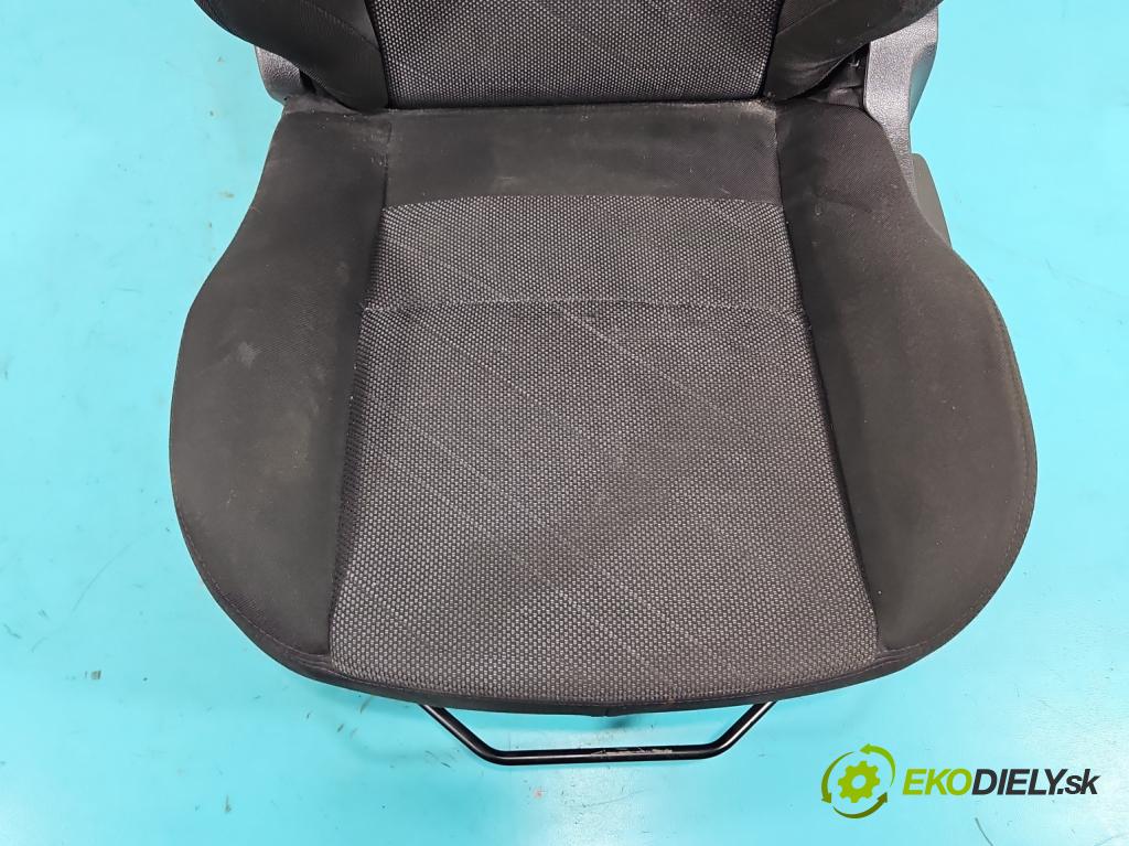 Peugeot 207 1.4 16V 95 HP manual 70 kW 1397 cm3 3- Sedačka ľavý  (Sedadlo)