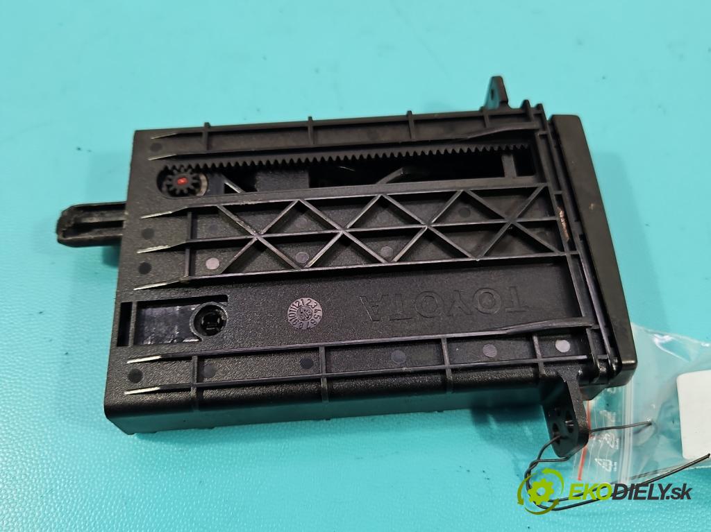 Toyota Avensis II T25 2003-2008 2.0 d4d 116 HP manual 85 kW 1995 cm3 4- Rukojeť: na nápoje: MT3509 (Držiak (úchyt) na nápoje)