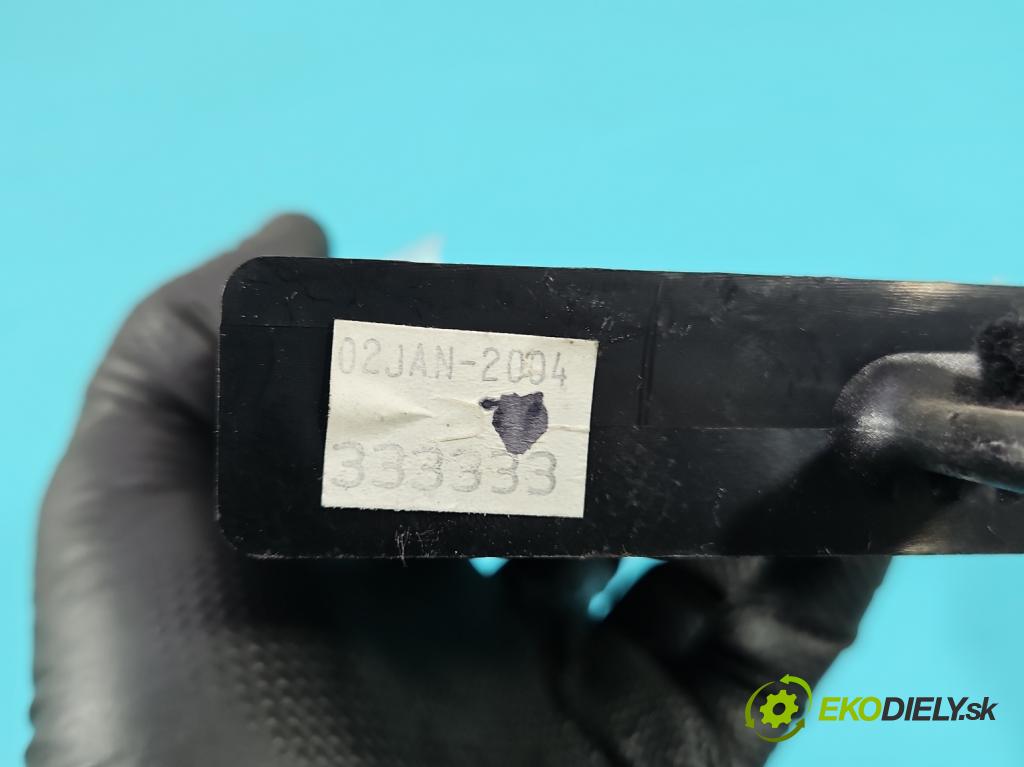 Toyota Avensis II T25 2003-2008 2.0 d4d 116 HP manual 85 kW 1995 cm3 4- Rukojeť: na nápoje: MT3509 (Držiak (úchyt) na nápoje)