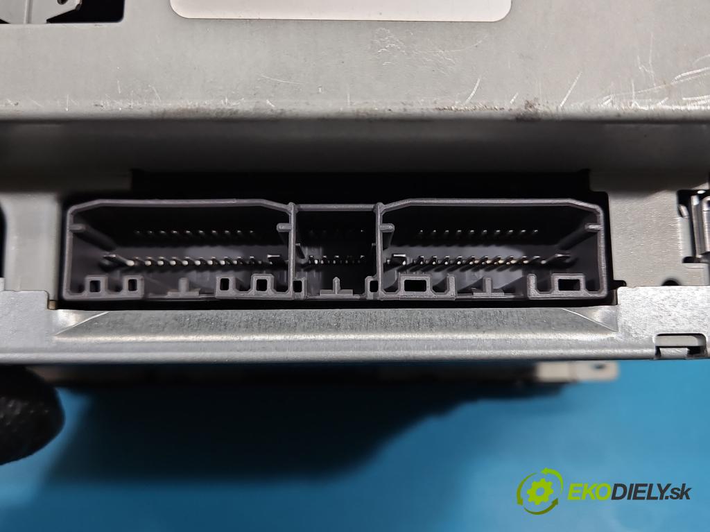 Dodge Caravan V 2007-2020 3.3 V6 178HP: automatic 131 kW 3301 cm3 5- Radio originál P05064411AE