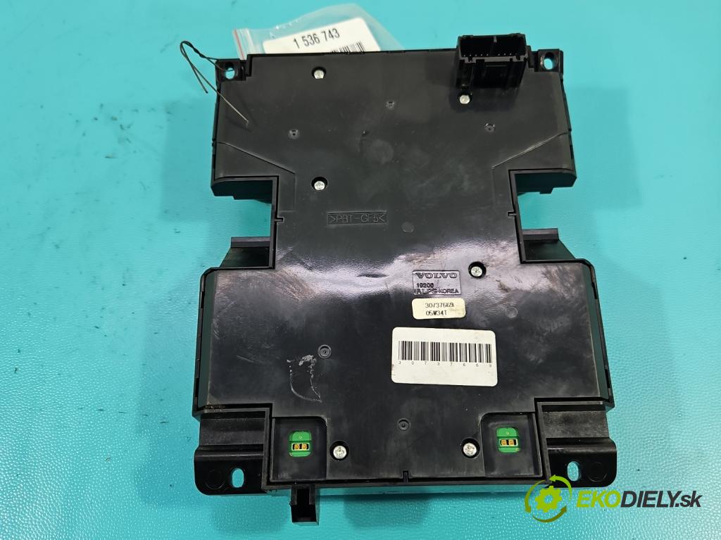 Volvo V50 2.0d 136 HP manual 100 kW 1997 cm3 5- panel kúrenia 30737669