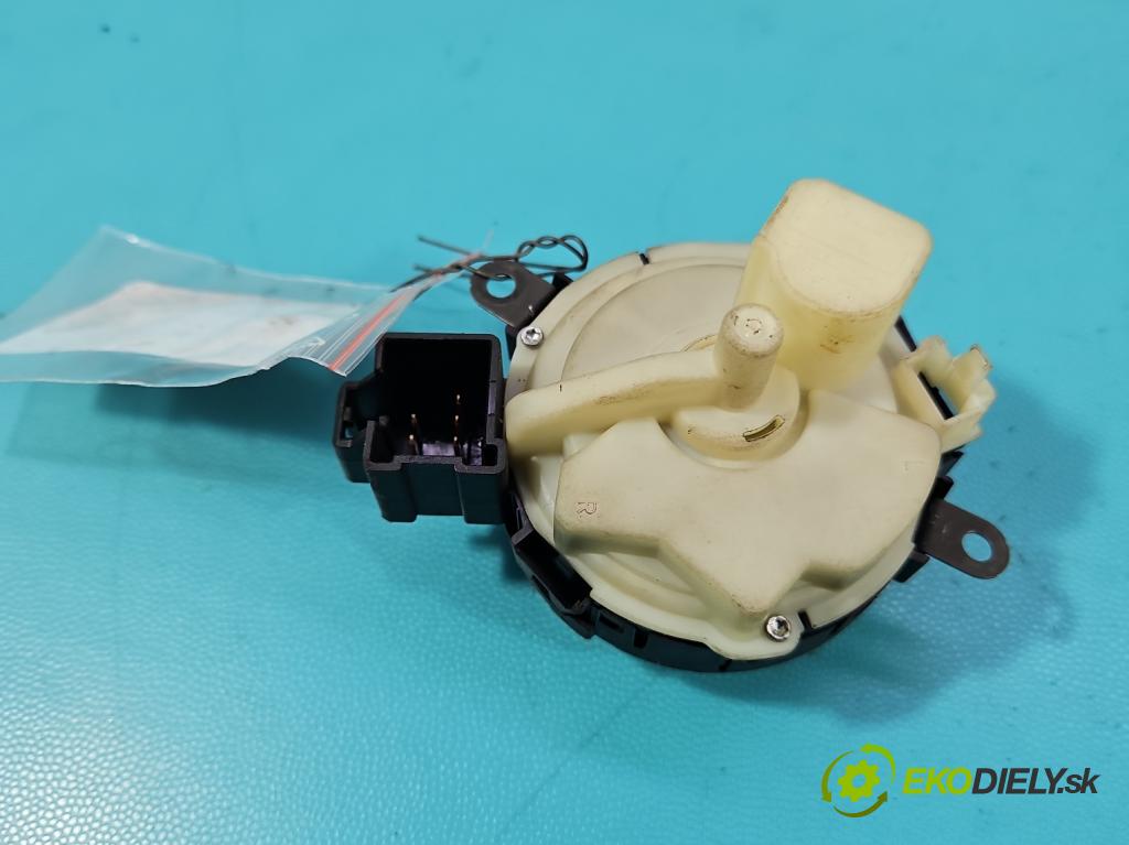 Volvo V50 2.0d 136 HP manual 100 kW 1997 cm3 5- Spínačka  (Spínacia skrinka)