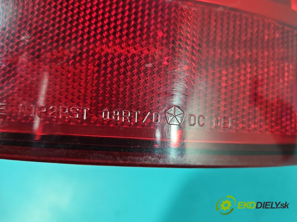 Dodge Caravan V 2007-2020 3.3 V6 178HP: automatic 131 kW 3301 cm3 5- svetlo / reflektor zadné pravé  (Kľučka dverí ostatné)