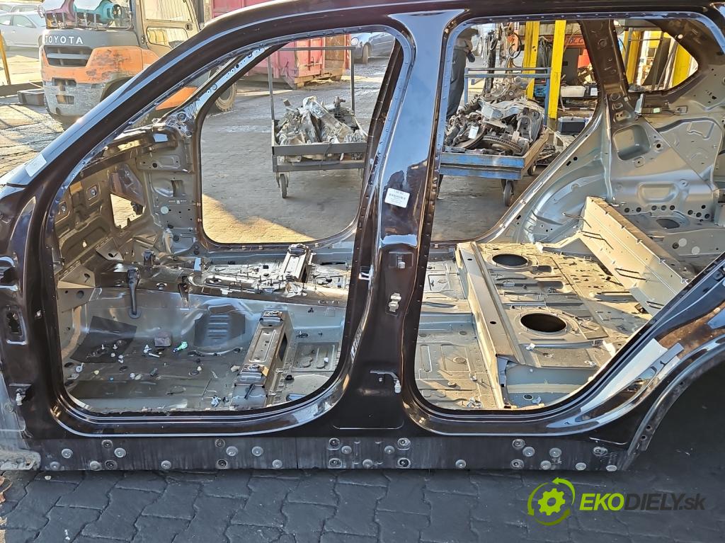 Bmw X5 F15 2013-2018 3.0d 258 hp automatic 190 kW 2993 cm3 5- práh levý  (Karoserie ostatní)