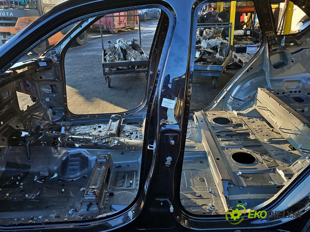 Bmw X5 F15 2013-2018 3.0d 258 hp automatic 190 kW 2993 cm3 5- práh levý  (Karoserie ostatní)