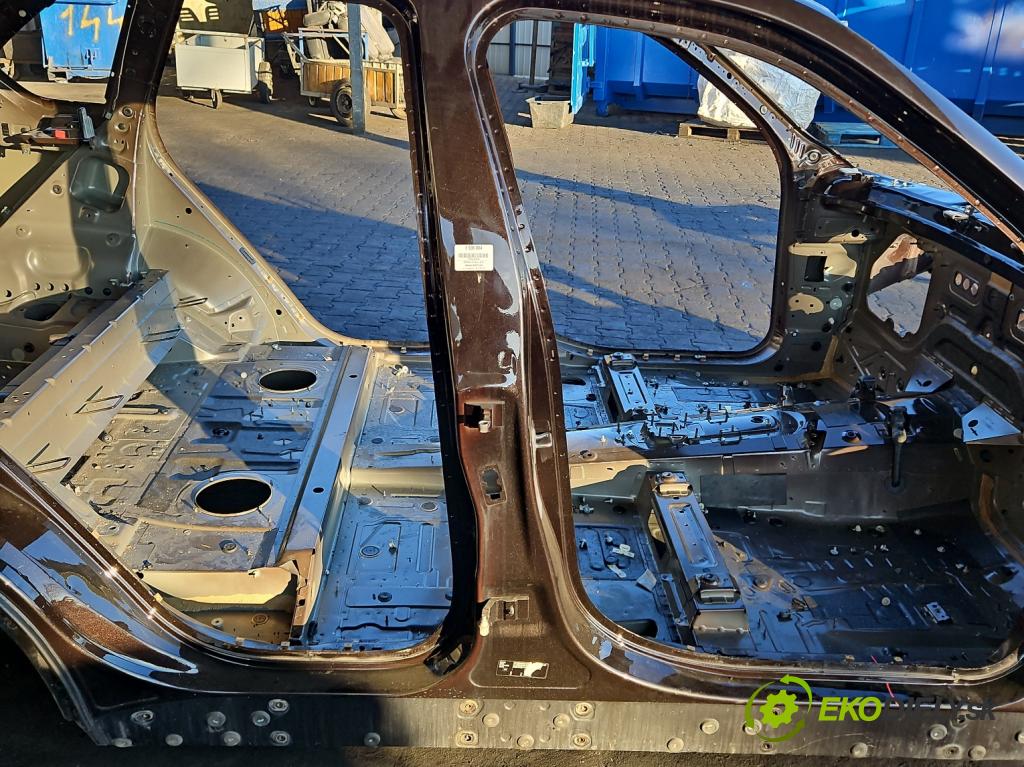 Bmw X5 F15 2013-2018 3.0d 258 hp automatic 190 kW 2993 cm3 5- práh pravý  (Karoserie ostatní)