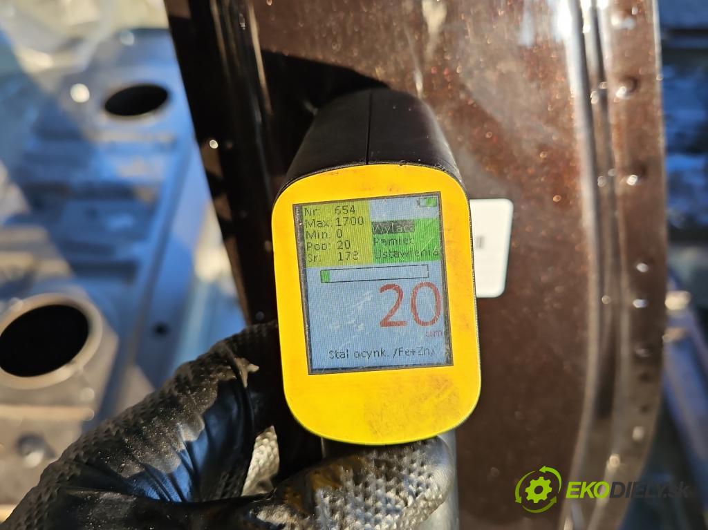 Bmw X5 F15 2013-2018 3.0d 258 hp automatic 190 kW 2993 cm3 5- práh pravý  (Karoserie ostatní)