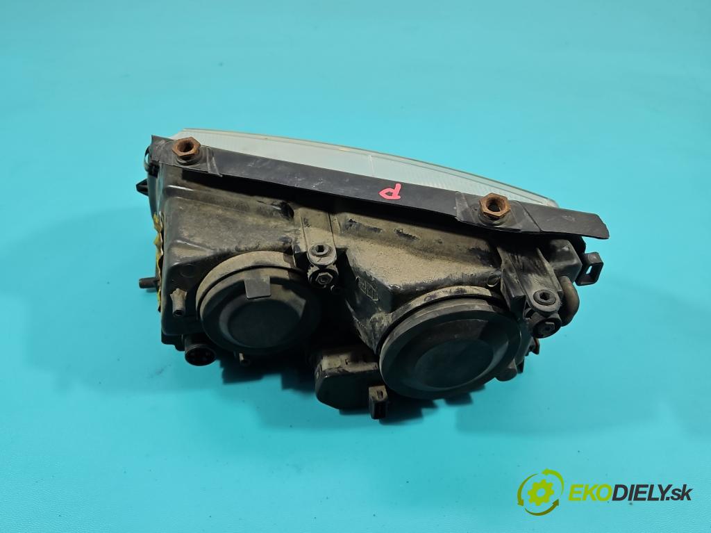 Vw Passat B5 1995-2005 1.9 tdi 110 HP manual 81 kW 1896 cm3 5- Reflektor: pravý  (Svetlo predné pravé)