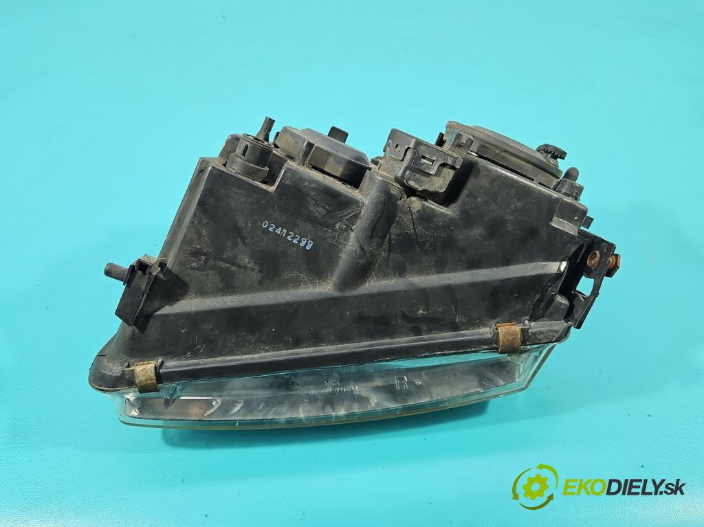 Vw Passat B5 1995-2005 1.9 tdi 110 HP manual 81 kW 1896 cm3 5- Reflektor: pravý  (Svetlo predné pravé)