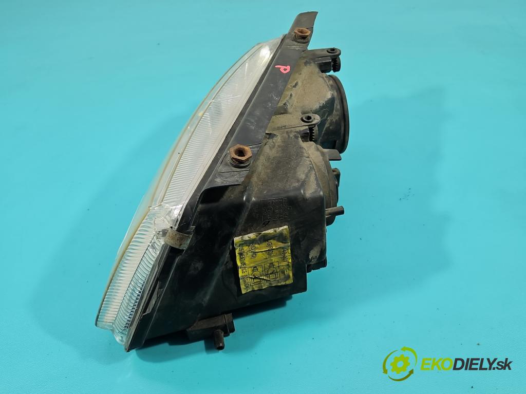 Vw Passat B5 1995-2005 1.9 tdi 110 HP manual 81 kW 1896 cm3 5- Reflektor: pravý  (Svetlo predné pravé)