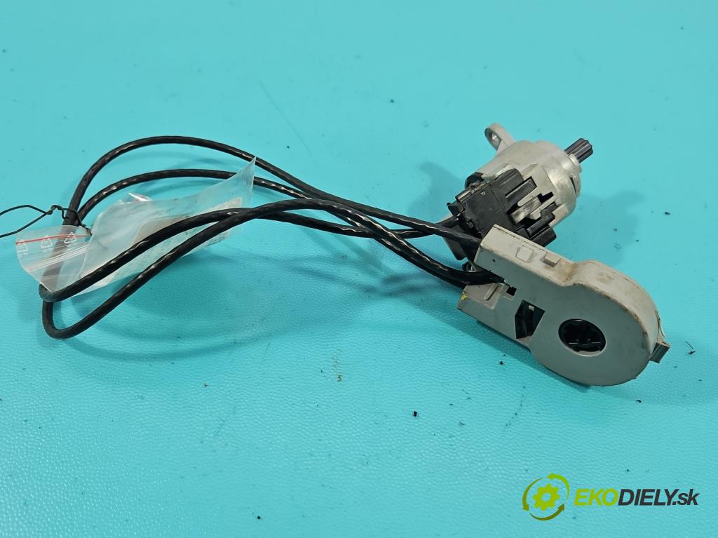 Ford Focus Mk1 1998-2004 1.6 16V 101 HP manual 74 kW 1596 cm3 5- panel kúrenia 98AB-11503-AH