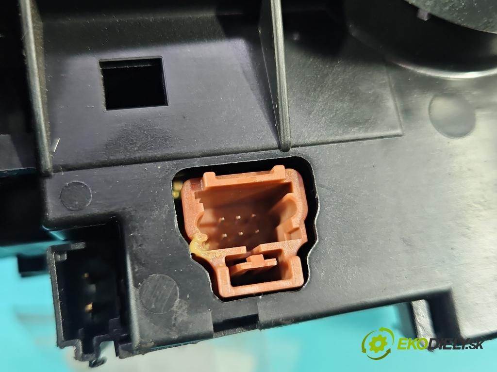 Peugeot 307 2.0 hdi 107 HP manual 79 kW 1997 cm3 5- prepínač komplex: 96605656XT (Prepínacie páčky pod volantom)